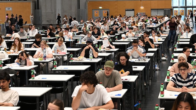 Bis zu 16.888 Interessierte haben sich für den diesjährigen Medizin-Aufnahmetest angemeldet ...