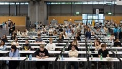 6.573 junge Menschen stellten sich am Freitag in Wien dem harten Aufnahmetest, um in Wien ...