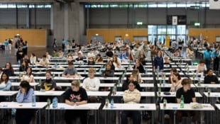 6.573 junge Menschen stellten sich am Freitag in Wien dem harten Aufnahmetest, um in Wien ...