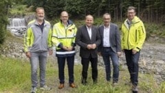 Präsentation der Pläne mit Josef Plank (WLV), Alexander Speckle (Tiwag-Vorstand), LHStv. Josef ...