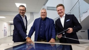 Standortleiter Christopher Hermann, CEO Michael Mertin und IV-Präsident Georg Knill