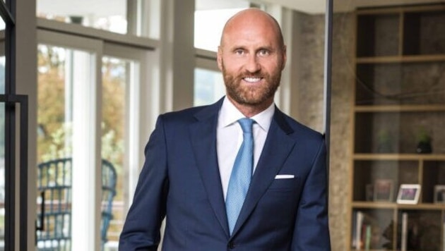 Thomas Hopfgartner, hier in seinem Büro am Wörthersee, ist diskret. Zu seinen Kunden gehören die ...