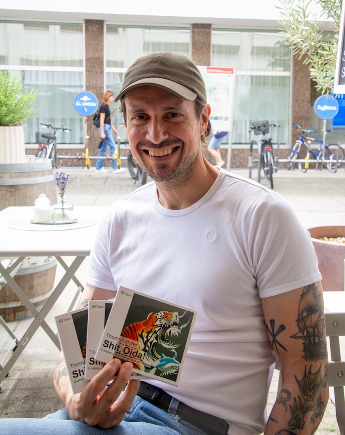 Thomas Hofer erzählt aus dem kindlichen Nähkästchen.