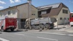 Der Lkw krachte in den Friseursalon. Die Inhaberin des Geschäfts hat den Unfall nicht überlebt.