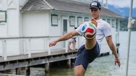 Lukas Feurstein macht auch mit dem Fußball ausgezeichnete Figur.