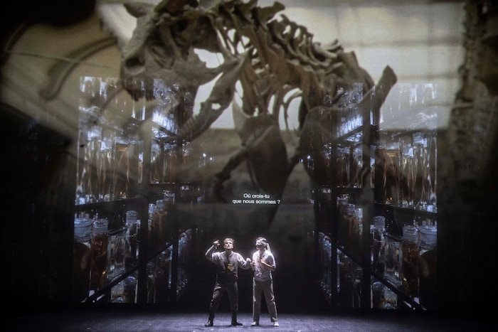 Papageno und Tamino bei ihren Prüfungen.