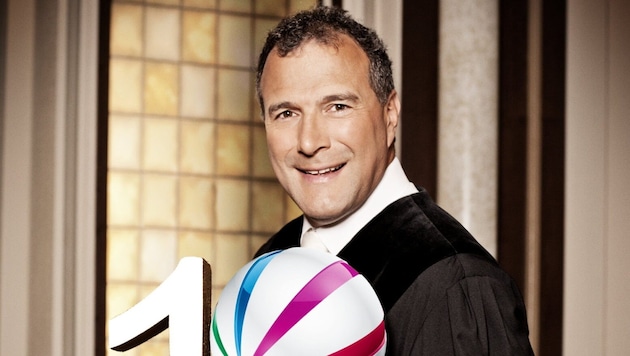 2011 feierte Richter Alexander Hold zehnjähriges Sendungsjubiläum. Nun kehrt der Fernseh-Jurist ...
