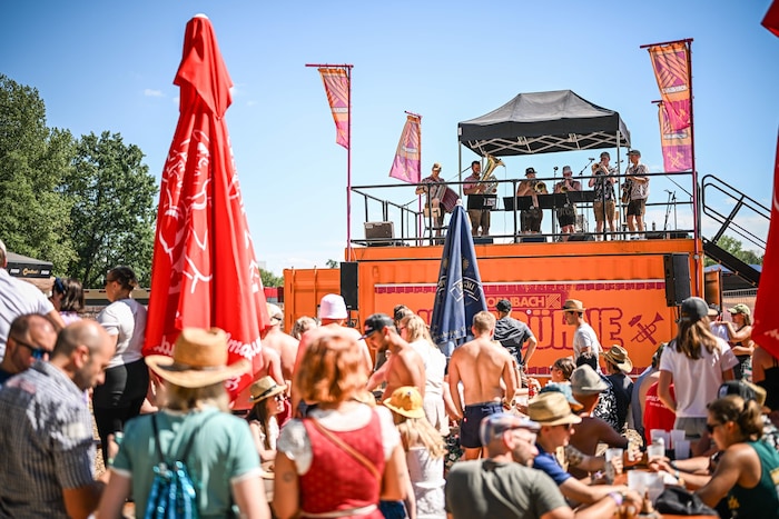 Auch bei der neuen Hornbach Waldbühne wurde geschunkelt und gefeiert.