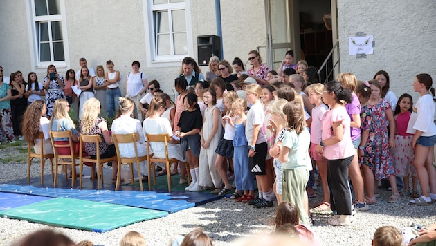Ein letzes Mal wurde gemeinsam am Standort in der Schwarzstraße musiziert.