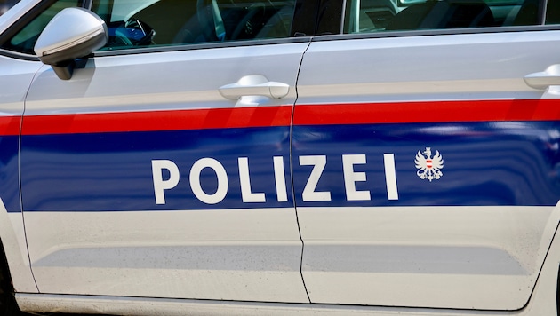 Die Polizisten fanden den Alkolenker an seiner Wohnadresse.