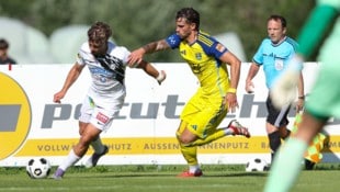GEPA Zugang Simon Seidl (l.) und Sturm spielten zum Camp-Abschluss in Irdning gegen Kosice 2:2.