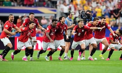 Der Moment der Entscheidung im Elfmeterschießen: Ägypten steigt auf und die Spieler jubeln …