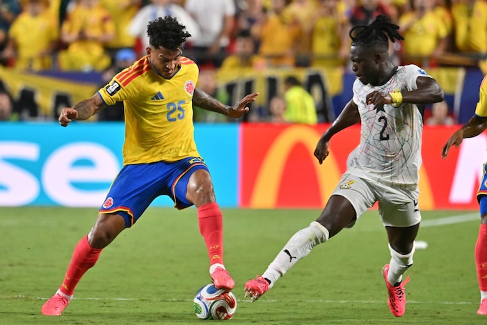 Colombia’s Luis Suárez (left)
