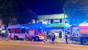 Die Feuerwehr rückte zum Brand in Bahnhofsnähe aus. 