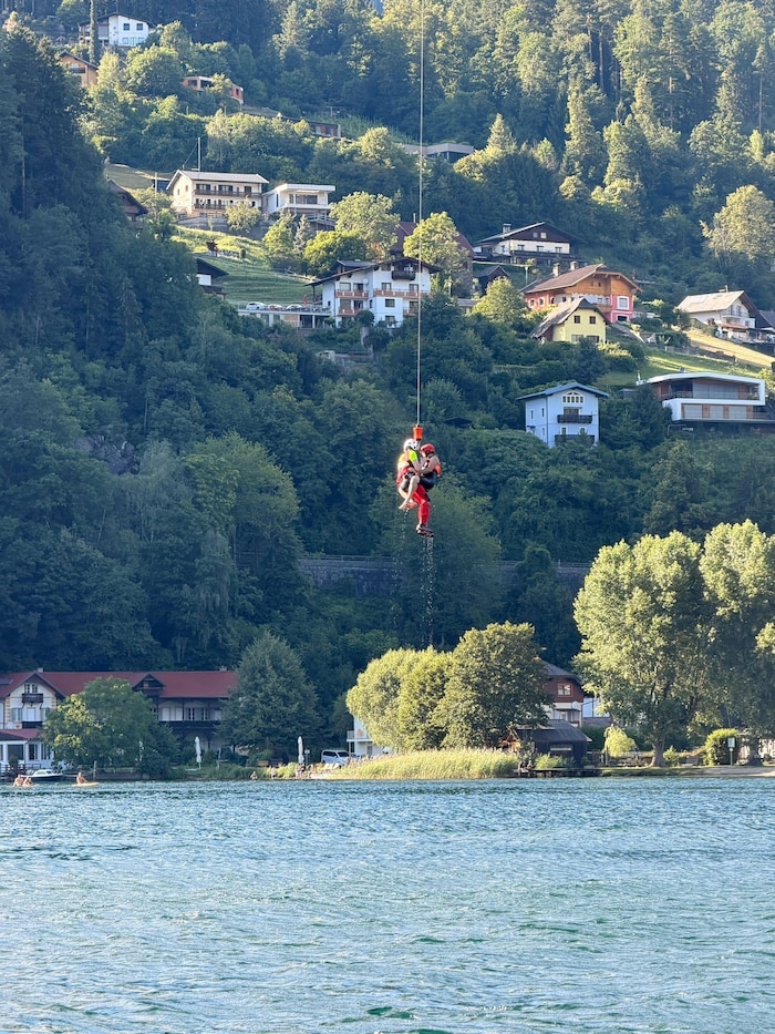 Alle neun Flugretter übten die Methode.