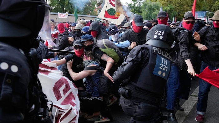 Es kam auch zu gewaltsamen Ausschreitungen in Erfurt.