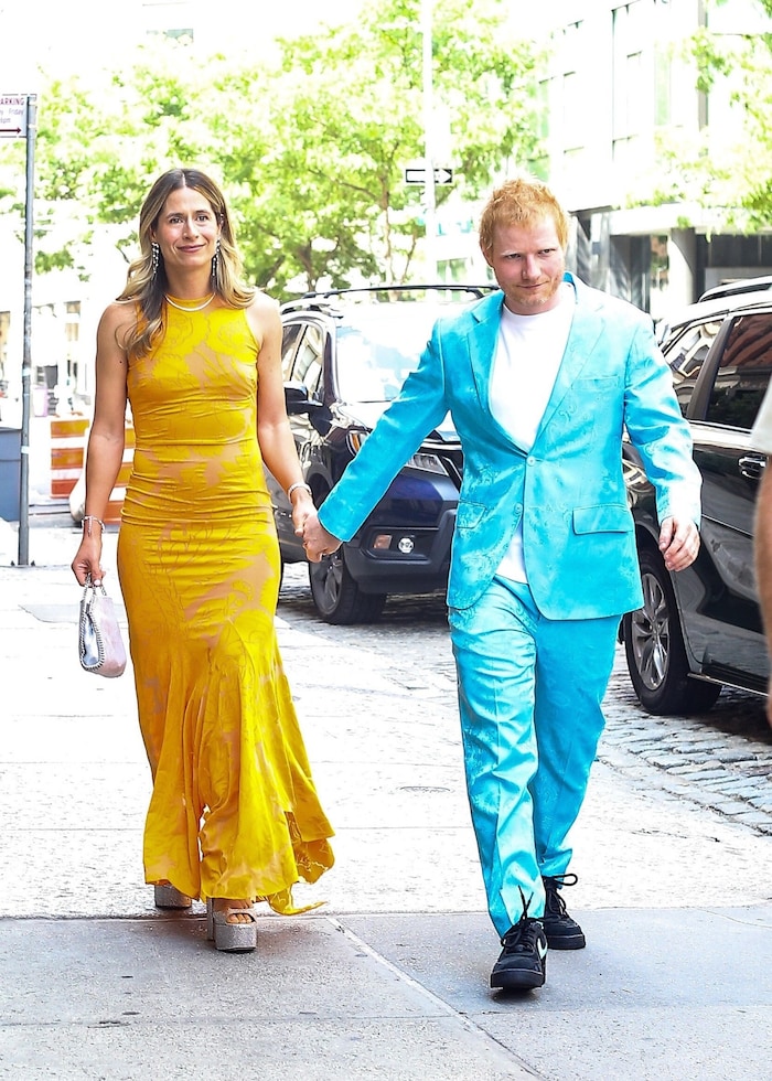 Ed Sheeran und seine Frau Cherry Seaborn leuchteten förmlich in ihren Outfits.