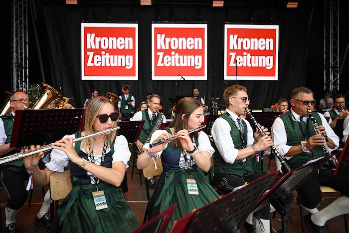 Die „Krone“-Kapelle eröffnete am Samstag die Buffet Crampon Main Stage.