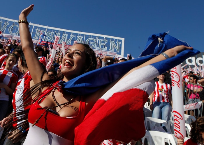 Larissa Riquelme jubelte bei der WM 2010 als Fan von Paraguay.