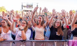 Das Donauinselfest lockt auch heuer wieder Hunderttausende Besucher aus ganz Österreich und dem ...