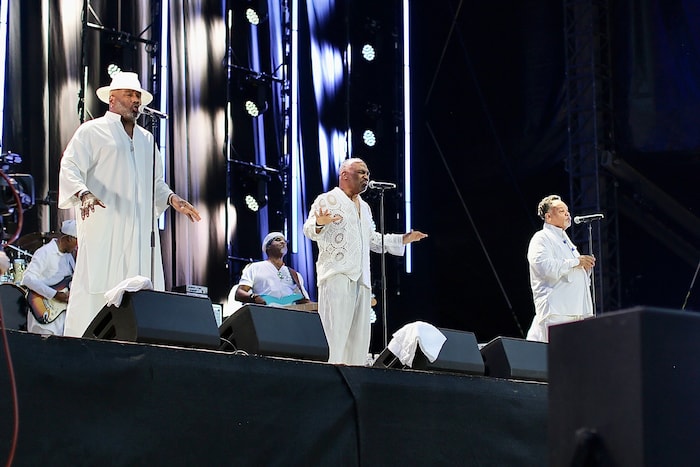 Earth, Wind & Fire Experience brachte Funk und Soul auf die Festbühne.