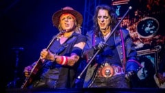 Der Dompteur des Schauers und Schauderns. Alice Cooper ist mit seiner kundigen Band das ...