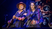 Der Dompteur des Schauers und Schauderns. Alice Cooper ist mit seiner kundigen Band das ...