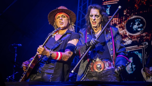 Der Dompteur des Schauers und Schauderns. Alice Cooper ist mit seiner kundigen Band das ...