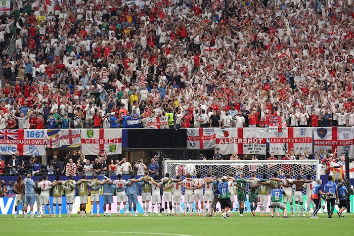 Feiert und singt England auch gegen und in Mexiko?