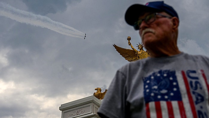 Vor dem Gewitter gab es eine mehrstündige Flugschau, bei der Kampfjets über Washington ...