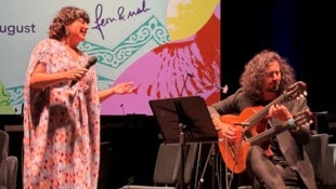 Sängerin Golnar Shahyar und Gitarrist Mahan Mirarab eröffneten das Auftaktkonzert des ...