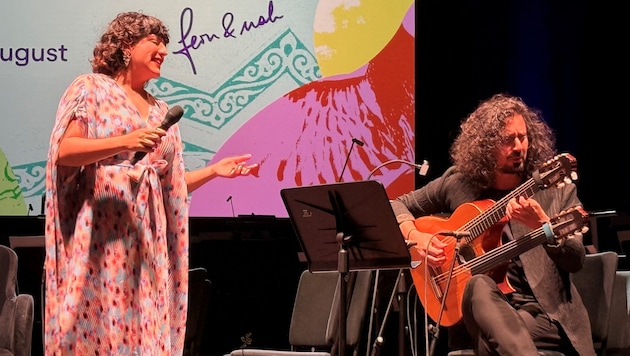 Sängerin Golnar Shahyar und Gitarrist Mahan Mirarab eröffneten das Auftaktkonzert des ...