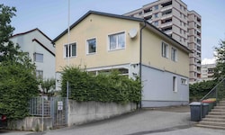 Das Vereinsgebäude der Burschenschaft Leder in Leoben