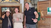 Daumen hoch von den Edel-Fans Esther und Roman Fantoni aus Wien