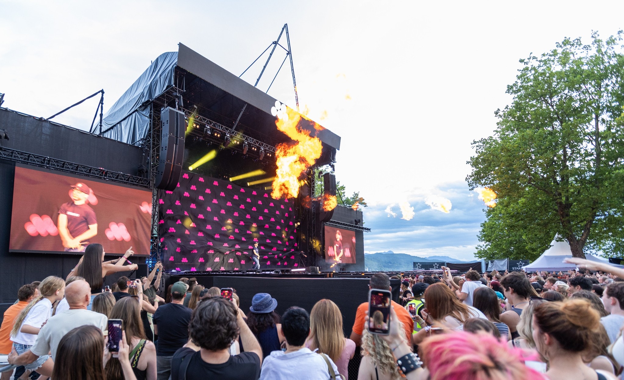 Spektakuläre Bühnenshow.