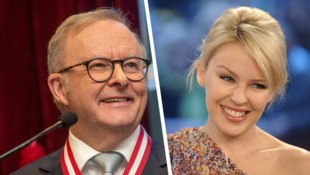 Australiens Premierminister Anthony Albanese hat gestanden, Popsängerin Kylie ...