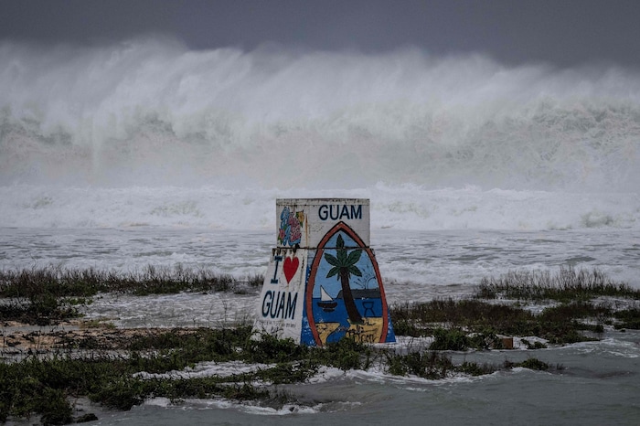 Auch über die benachbarte Insel Guam fegte der Taifun hinweg.