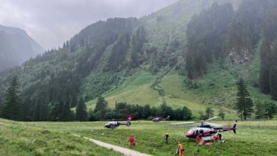 Auch drei Hubschrauber des Innenministeriums standen am Sonntag im Einsatz.