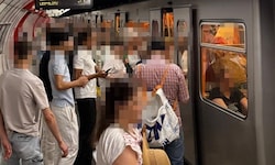 Extrem voll: Die U1 gelangt in den Stoßzeiten schon jetzt an ihre Grenzen.