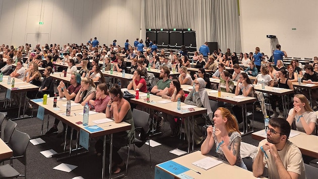 Knapp 160 Interessenten am Psychotherapie-Master stellten sich am Freitagvormittag in der Grazer ...