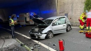Das massiv beschädigte Unfallfahrzeug.