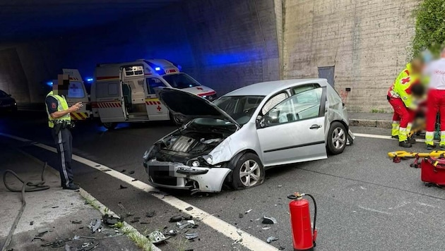 Das massiv beschädigte Unfallfahrzeug.