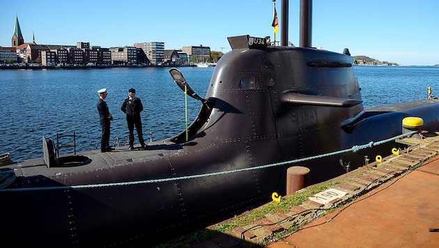 Vorstellung eines frisch fertig gestellten U-Boots des Typs U-34 im Dock von ThyssenKrupp Marine ...