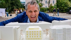 Letzter öffentlicher Termin als Präsident: Peter Unterkofler präsentiert das neue Haus der ...