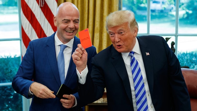 US-Präsident Donald Trump (re.) legte einmal mehr einen völlig irren Auftritt hin.