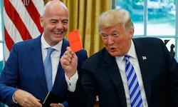 Gab zu, mit FIFA-Boss Infantino (l.): bezüglich der roten Karte für US-Stürmer Balogun ...