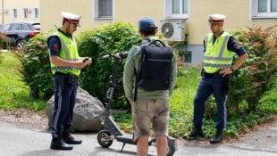 Scooter-Kontrolle am Hinterholzer-Kai in Salzburg