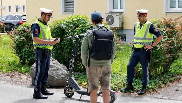 Scooter-Kontrolle am Hinterholzer-Kai in Salzburg