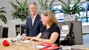 Da war die Stimmung noch besser: Elke Kahr und Kurt Hohensinner bei der „Krone“-Elefantenrunde ...