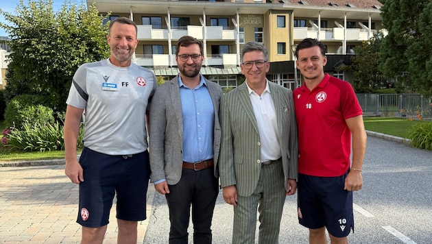 Hotelchef Gerald Stoiser mit Sohn Patrick sowie Trainer Ferdl Feldhofer und Christian ...